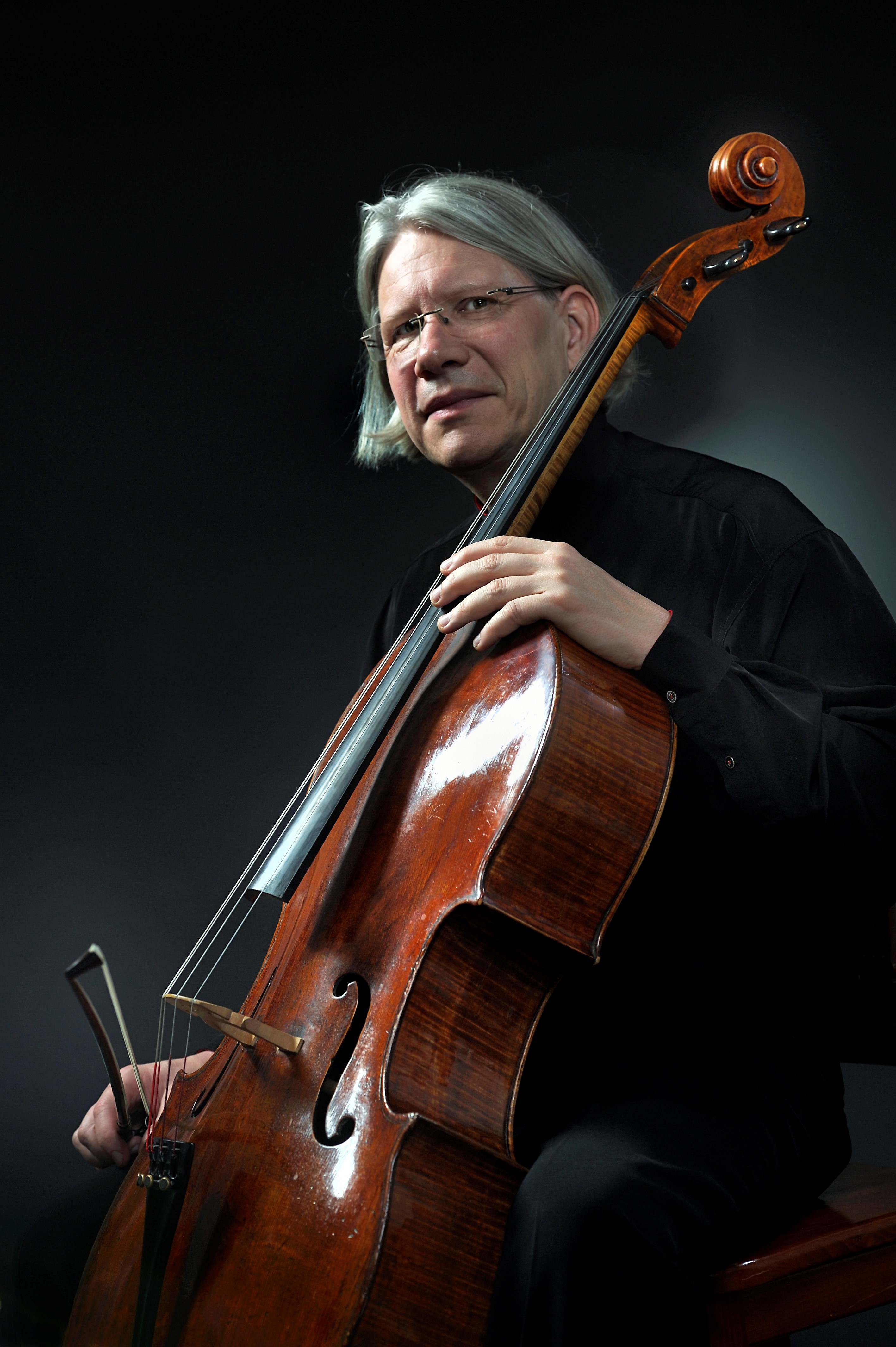   Peter Bruns - Violoncello 